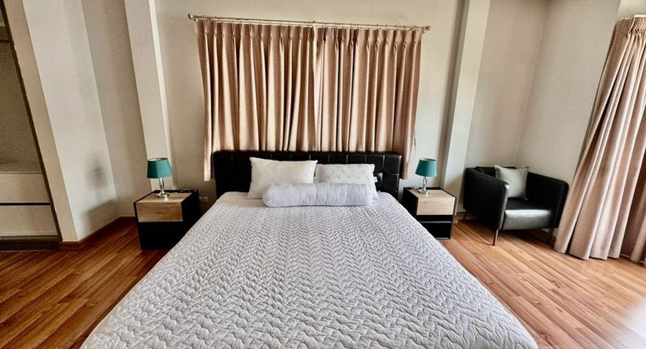 For rent 3 bedrooms house in Si Racha, Chonburi