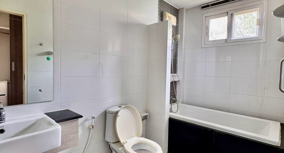 For rent 3 bedrooms house in Si Racha, Chonburi