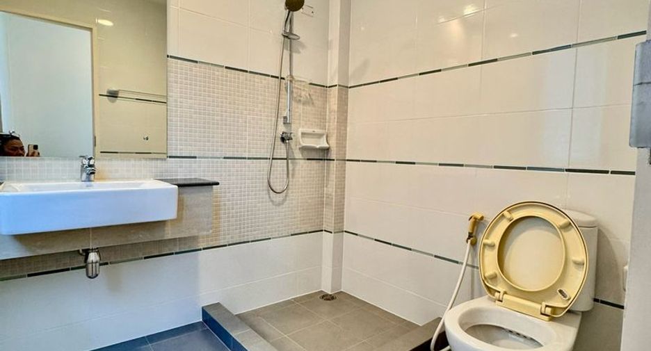 For rent 3 bedrooms house in Si Racha, Chonburi