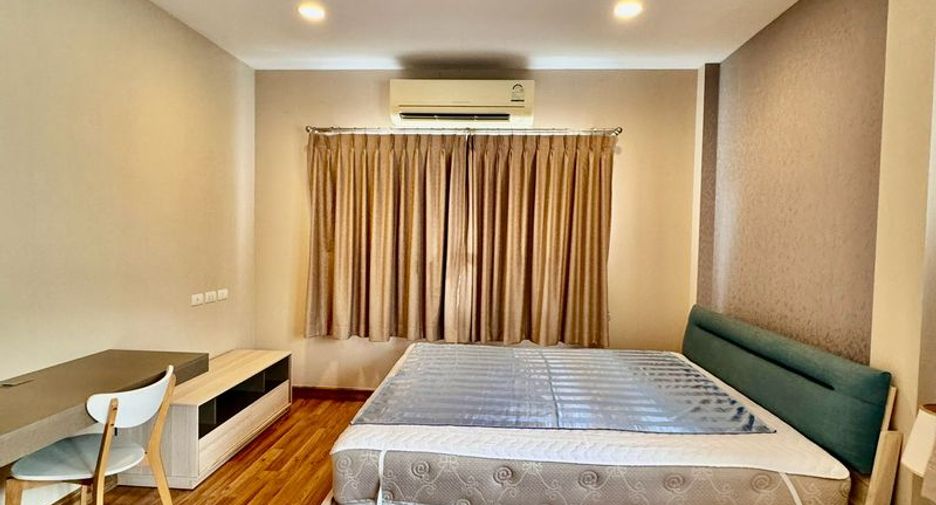 For rent 3 bedrooms house in Si Racha, Chonburi