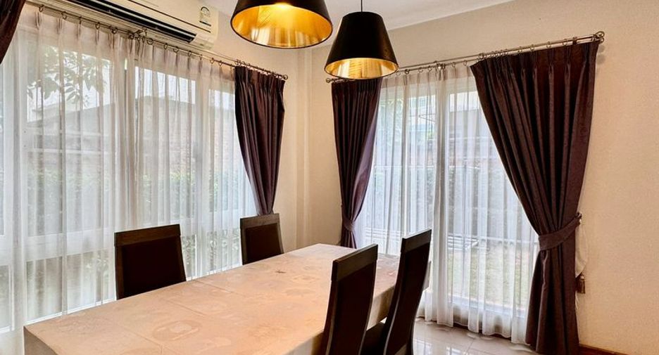 For rent 3 bedrooms house in Si Racha, Chonburi
