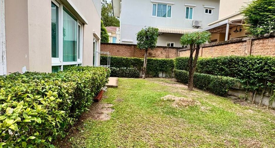 For rent 3 bedrooms house in Si Racha, Chonburi