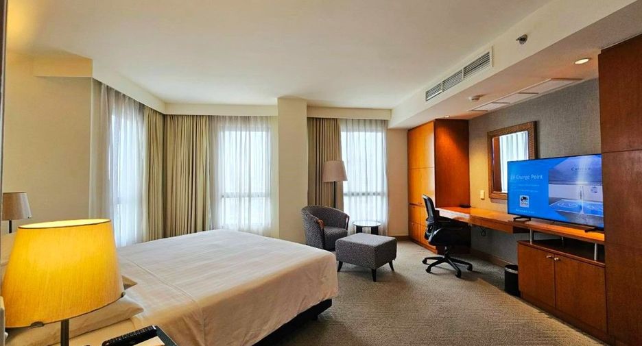 À louer 3 chambres appartement avec services à Sathon, Bangkok