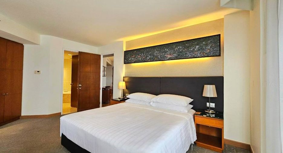 À louer 3 chambres appartement avec services à Sathon, Bangkok