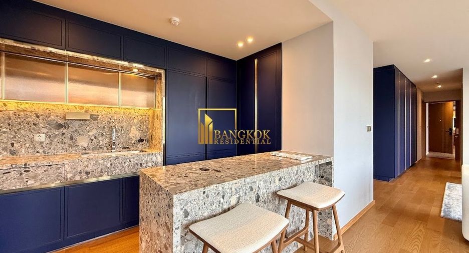 For rent 3 bedrooms condo in Khlong Toei, Bangkok