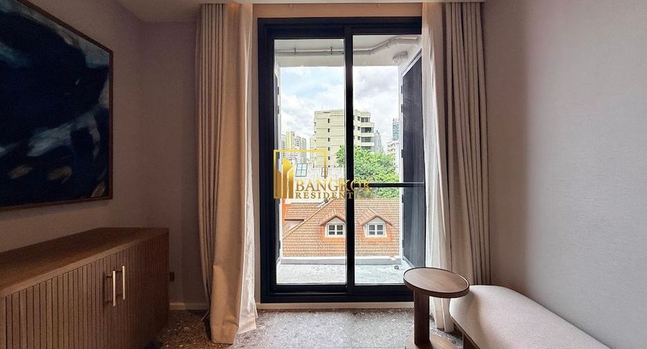 For rent 3 bedrooms condo in Khlong Toei, Bangkok