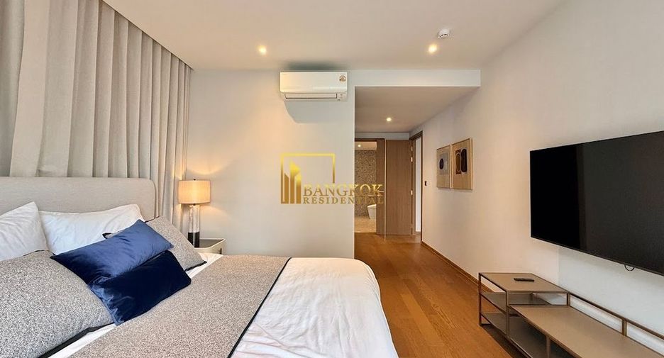 For rent 3 bedrooms condo in Khlong Toei, Bangkok