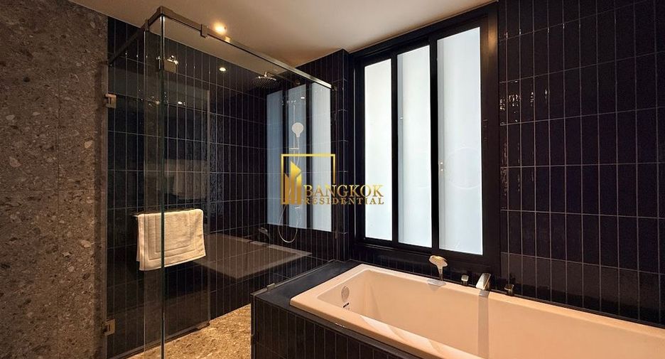 For rent 3 bedrooms condo in Khlong Toei, Bangkok