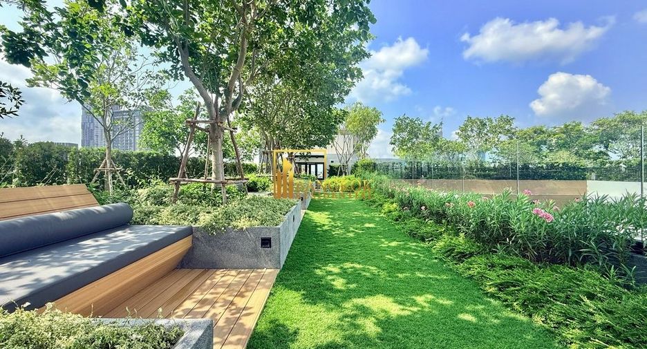 For rent 3 bedrooms condo in Khlong Toei, Bangkok
