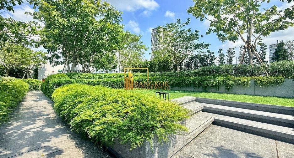For rent 3 bedrooms condo in Khlong Toei, Bangkok