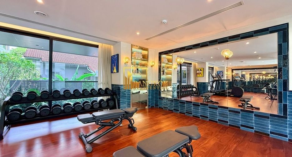For rent 3 bedrooms condo in Khlong Toei, Bangkok