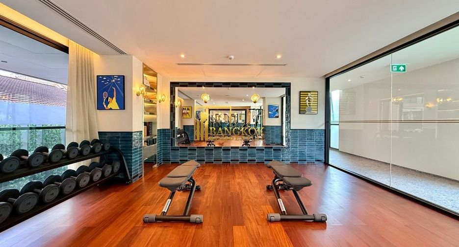 For rent 3 bedrooms condo in Khlong Toei, Bangkok
