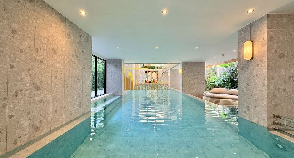 For rent 3 bedrooms condo in Khlong Toei, Bangkok