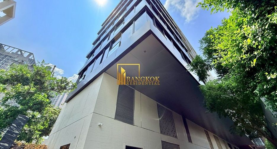 For rent 3 bedrooms condo in Khlong Toei, Bangkok