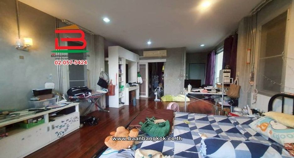 À vendre 3 chambres maison à Taling Chan, Bangkok