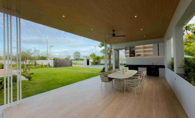 For sale 5 bedrooms house in Bang Lamung, Chonburi