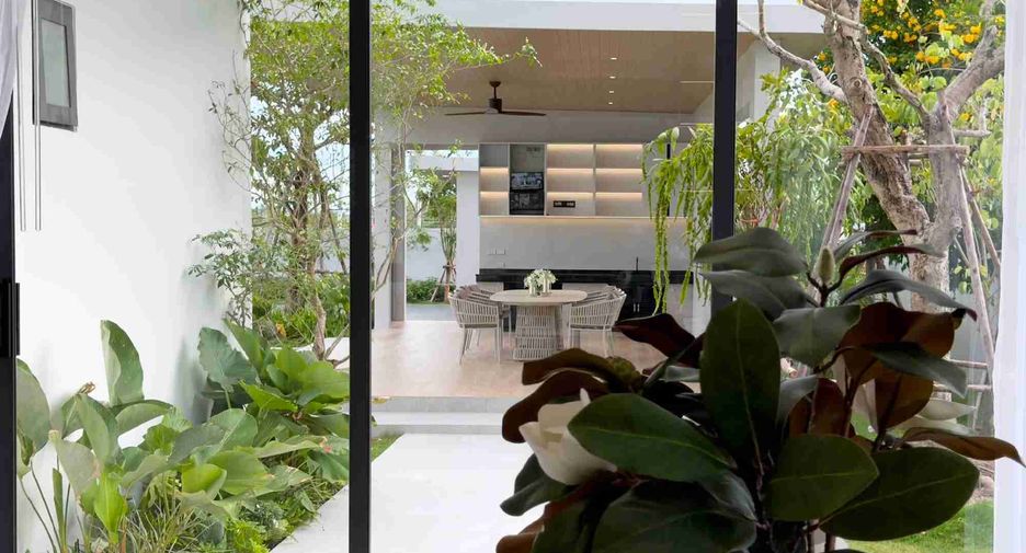 For sale 5 bedrooms house in Bang Lamung, Chonburi