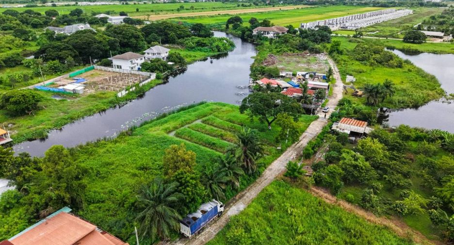 Grundstück zum Kauf in Khlong Sam Wa, Bangkok