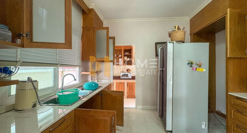 À vendre 3 chambres maison à Lat Phrao, Bangkok