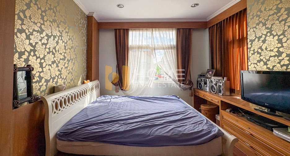 À vendre 3 chambres maison à Lat Phrao, Bangkok