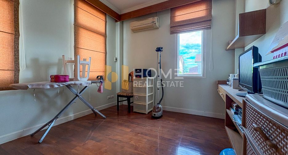 À vendre 3 chambres maison à Lat Phrao, Bangkok
