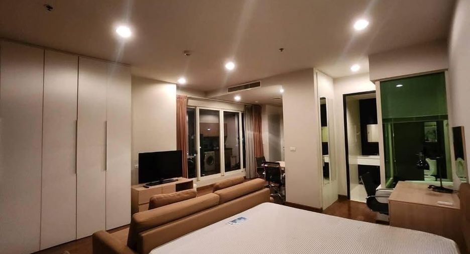 Wohnung zur Miete mit 1 Zimmer in Pathum Wan, Bangkok