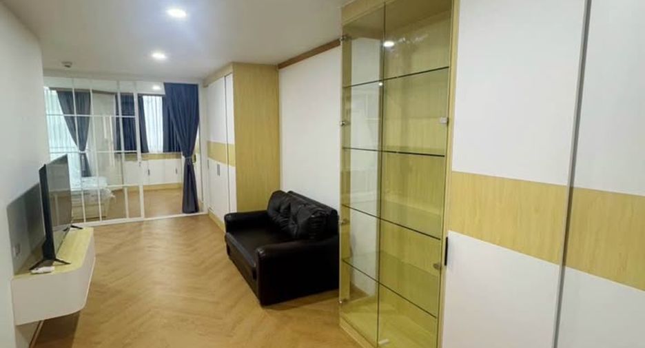 For rent 1 bed condo in Watthana, Bangkok
