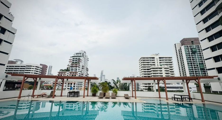 For rent 1 bed condo in Watthana, Bangkok
