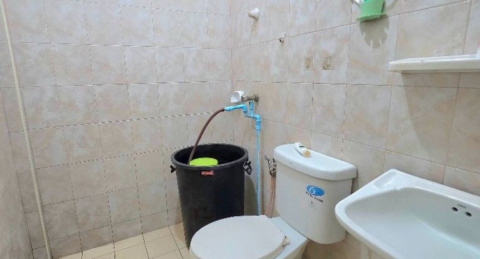 For sale 2 ベッドルーム townhouse in Mueang Rayong, Rayong