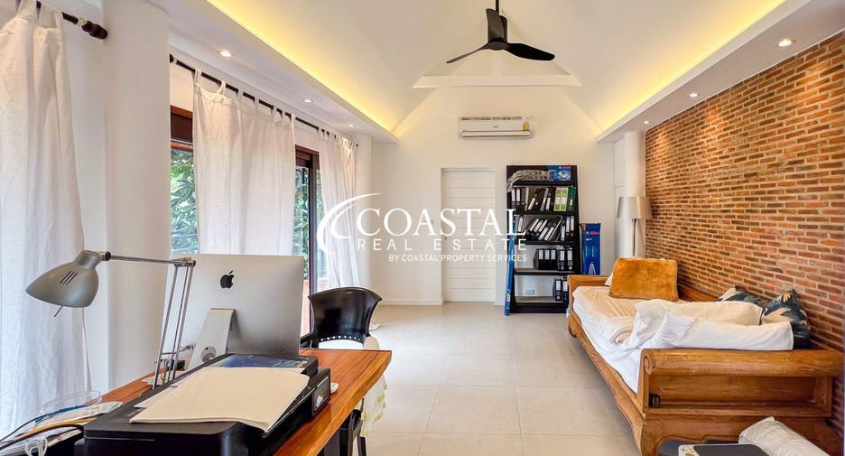 For sale 4 bedrooms house in Huay Yai, Pattaya