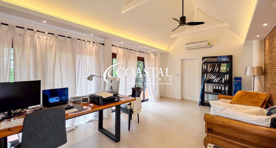 For sale 4 bedrooms house in Huay Yai, Pattaya