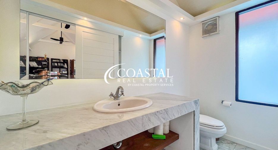 For sale 4 bedrooms house in Huay Yai, Pattaya