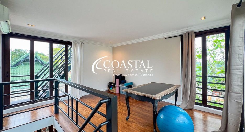 For sale 4 bedrooms house in Huay Yai, Pattaya