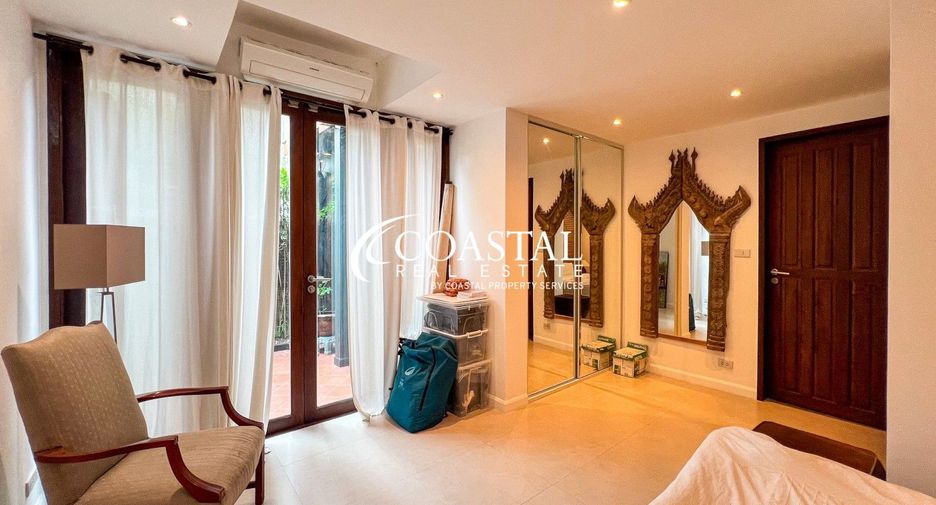 For sale 4 bedrooms house in Huay Yai, Pattaya