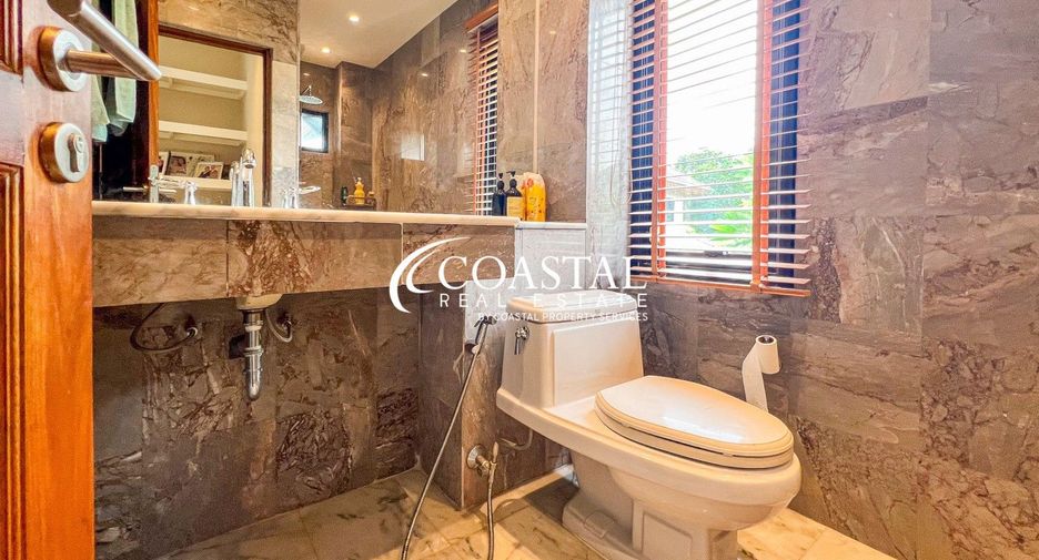 For sale 4 bedrooms house in Huay Yai, Pattaya