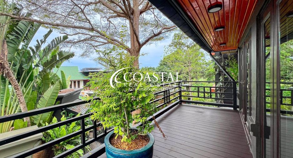 For sale 4 bedrooms house in Huay Yai, Pattaya