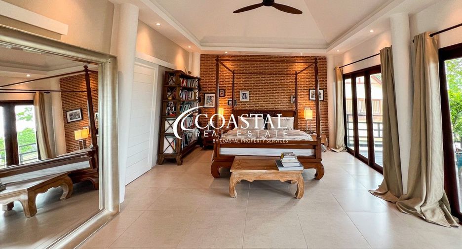 For sale 4 bedrooms house in Huay Yai, Pattaya