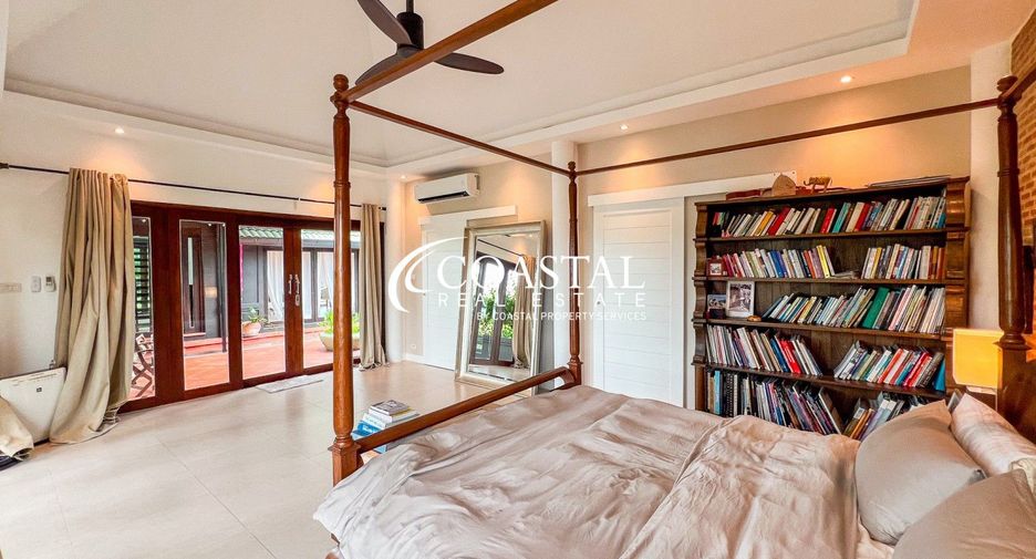For sale 4 bedrooms house in Huay Yai, Pattaya