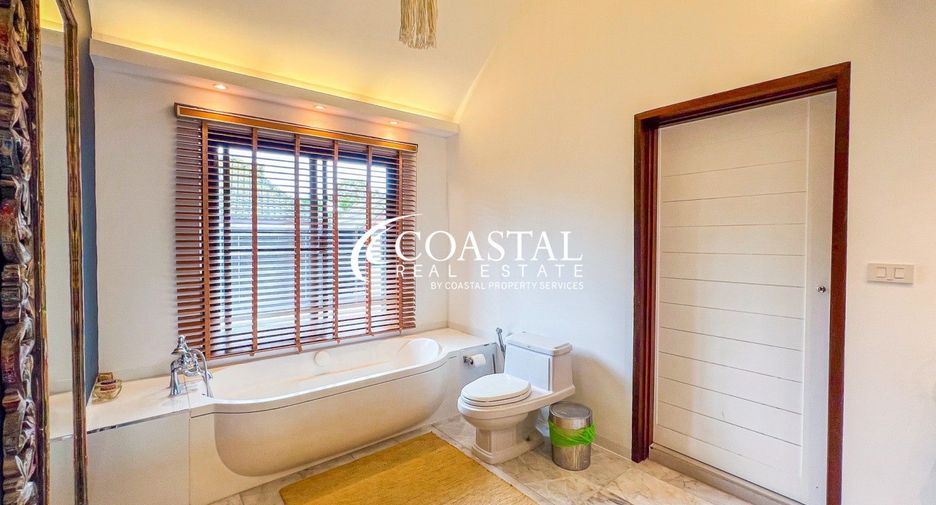For sale 4 bedrooms house in Huay Yai, Pattaya