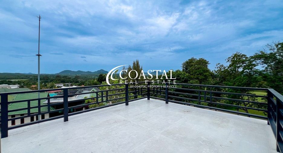 For sale 4 bedrooms house in Huay Yai, Pattaya