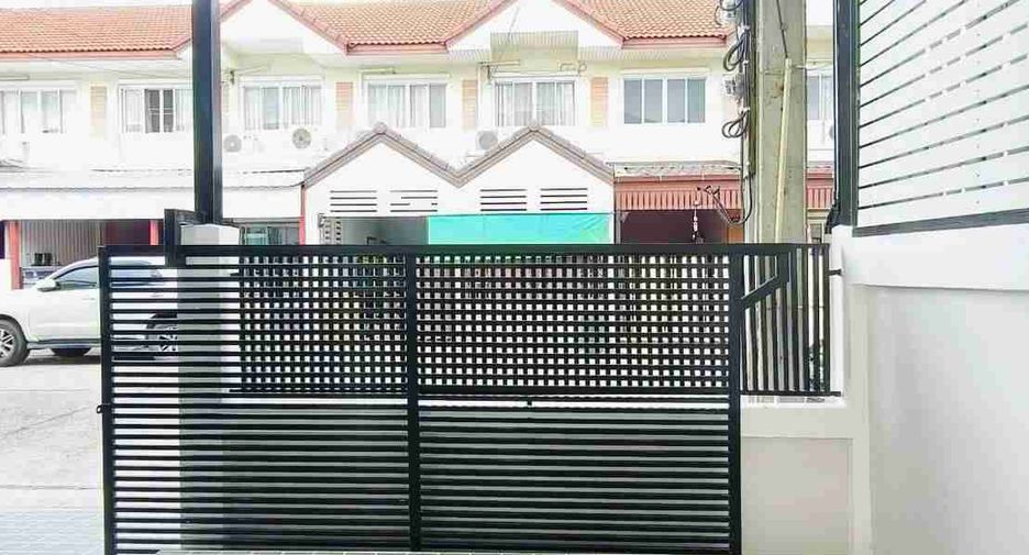 Casa adosada en venta de 3 habitaciones en Bang Yai, Nonthaburi