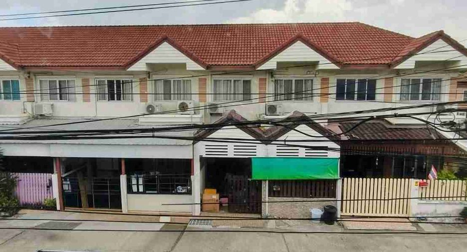 Casa adosada en venta de 3 habitaciones en Bang Yai, Nonthaburi