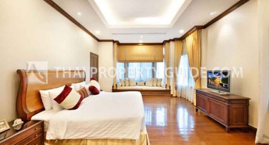 For rent 4 bedrooms house in Sathon, Bangkok