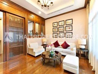For rent 4 bedrooms house in Sathon, Bangkok