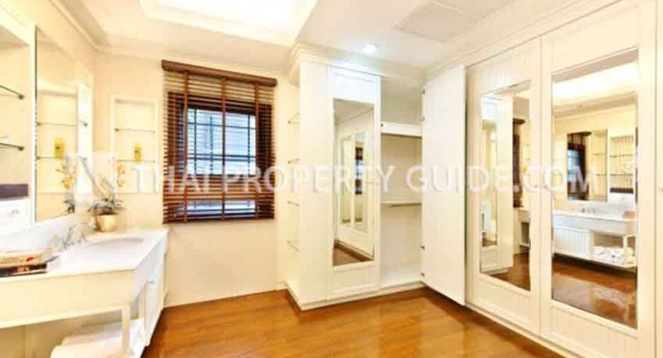 For rent 4 bedrooms house in Sathon, Bangkok