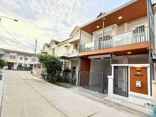 出售 4 卧室 联排别墅 在 Sai Noi, Nonthaburi