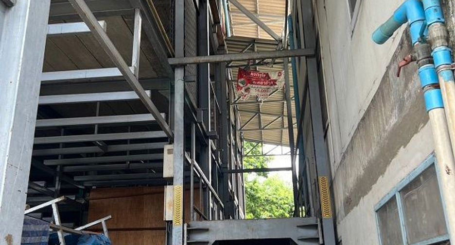 For rent 2 bedrooms warehouse in Bang Khae, Bangkok