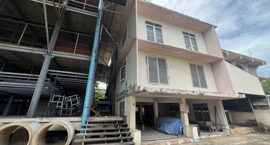 For rent 2 bedrooms warehouse in Bang Khae, Bangkok