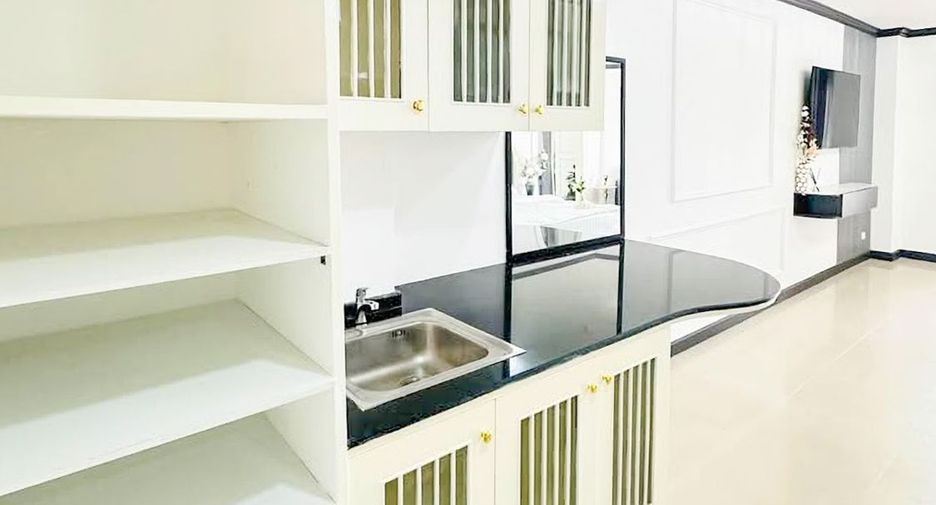 For sale 1 bed condo in Bang Lamung, Chonburi