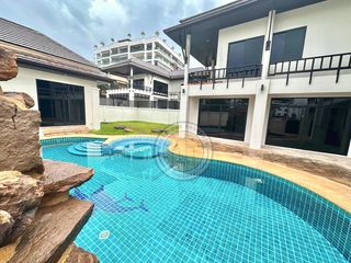 Villa zur Miete mit 4 Zimmer in Bang Lamung, Chonburi